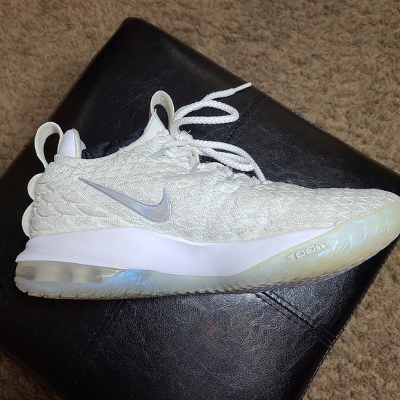 **********SOLD *********Nike lebron 15 - Picture 6 of 15